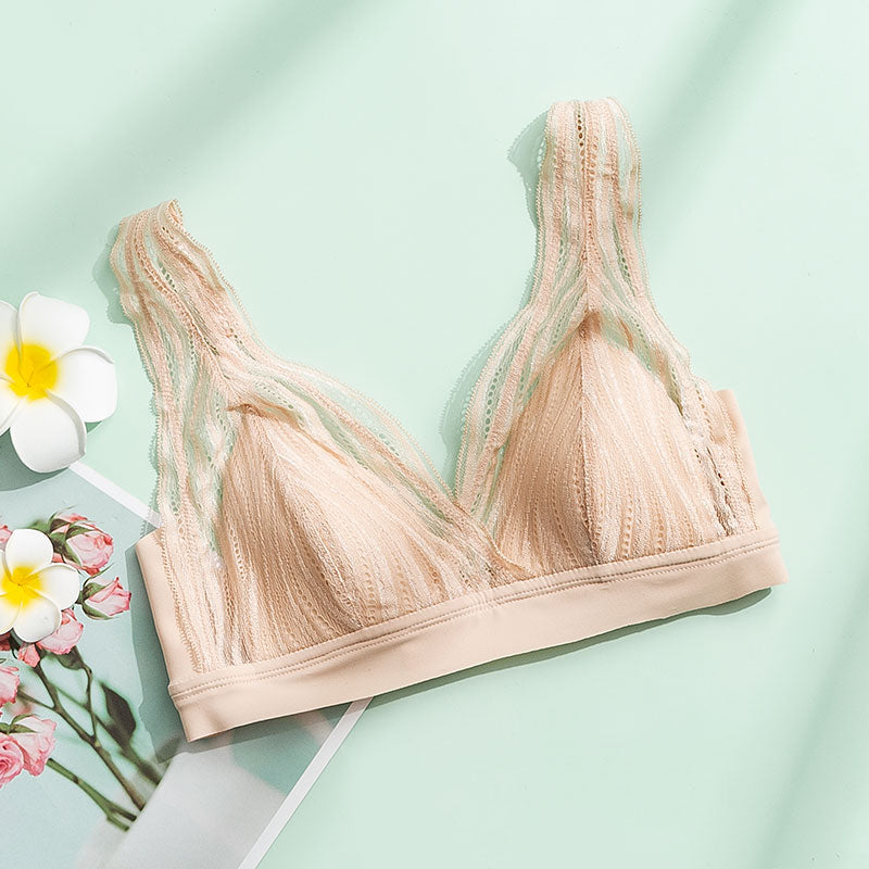 Wireless Romantic Breathable Triangle Lace Mulberry Silk Bras [SKBR0024]