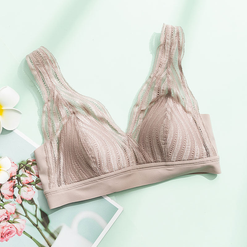 Wireless Romantic Breathable Triangle Lace Mulberry Silk Bras [SKBR0024]