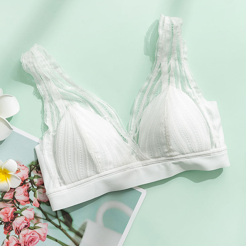 Wireless Romantic Breathable Triangle Lace Mulberry Silk Bras [SKBR0024]